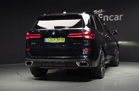 BMW X5 xDrive 40i M Sport — пробег 10 857 км — фото 4 из 5