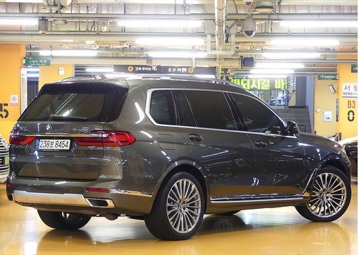 BMW X7 xDrive 40i Design Pure Excellence 6-Seater — пробег 60 000 км — фото 2 из 5
