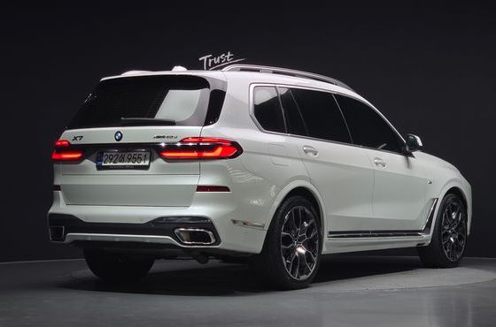 BMW X7 xDrive 40d M Sport 7 STR — пробег 77 062 км — фото 2 из 5
