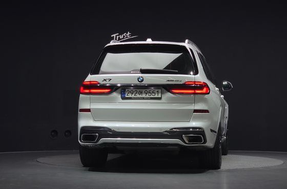 BMW X7 xDrive 40d M Sport 7 STR — пробег 77 062 км — фото 4 из 5