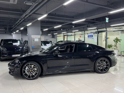Porsche Taycan Turbo — пробег 13 600 км — фото 2 из 5