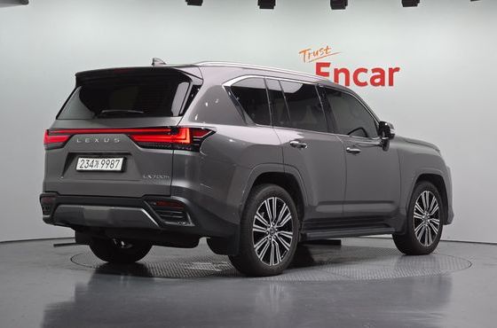 Lexus LX 700h Luxury — пробег 2 327 км — фото 2 из 5