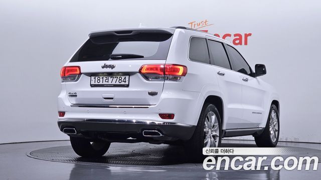 Jeep Cherokee 3.0 Diesel Overland Summit WK2 — пробег 92 423 км — фото 2 из 5