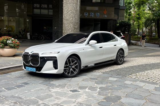 BMW i7 eDrive 50 M Sport — пробег 38 000 км — фото 1 из 5