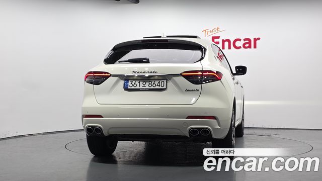Maserati Levante из Кореи Encar