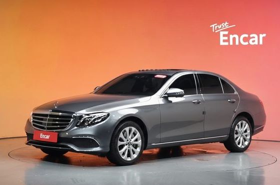 Mercedes-Benz E-Class E300 4MATIC Exclusive — пробег 54 143 км — фото 1 из 5