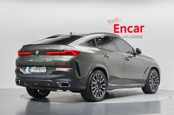 BMW X6 xDrive40i M Sport — пробег 30 976 км — фото 2 из 5