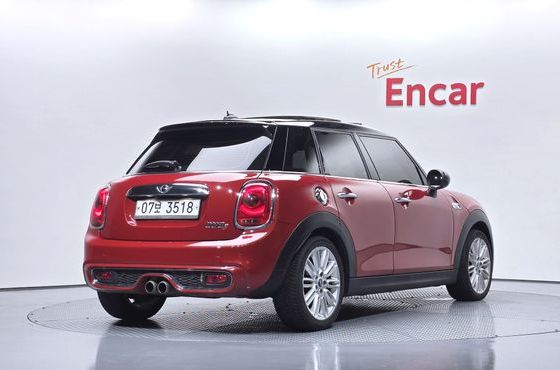 Mini Cooper 5Door Standard 3rd — пробег 114 642 км — фото 2 из 5