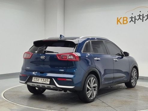 Kia Niro Noblesse — пробег 54 000 км — фото 3 из 5