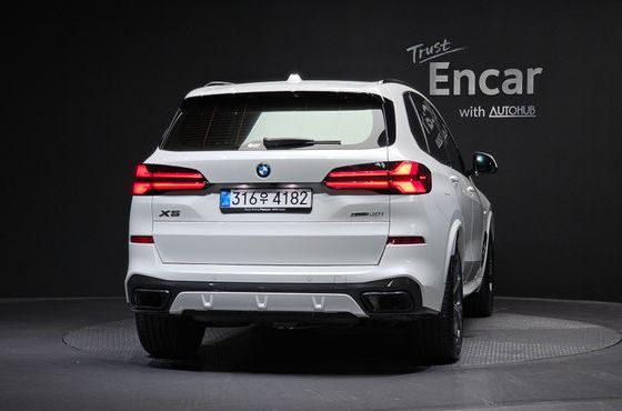 BMW X5 xDrive 40i M Sport — пробег 5 819 км — фото 4 из 5