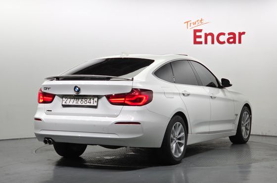 BMW Gran Turismo GT 320d xDrive — пробег 96 398 км — фото 2 из 5