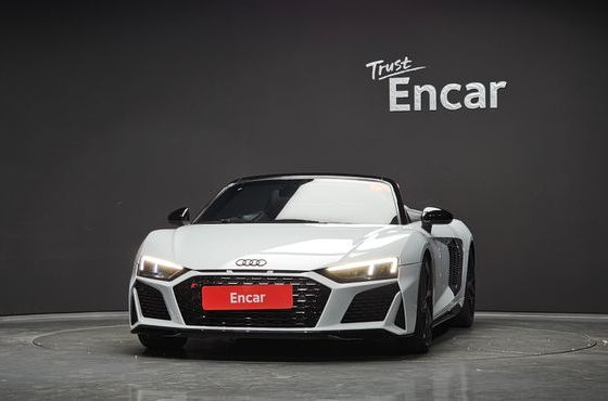 Audi R8 5.2 V10 Spyder — пробег 31 640 км — фото 3 из 5