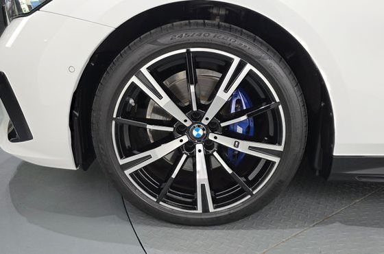 BMW 5-Series 530i xDrive M Sport — пробег 4 399 км — фото 5 из 5