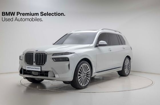 BMW X7 xDrive 40i Design Pure Excellence 7-Seater — пробег 8 660 км — фото 1 из 5