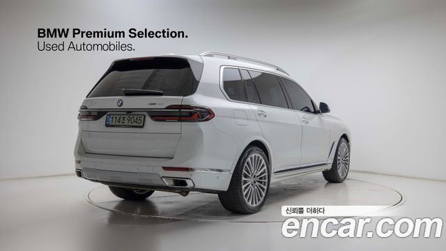 BMW X7 xDrive 40i Design Pure Excellence 7-Seater — пробег 8 660 км — фото 2 из 5