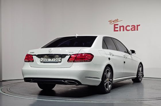 Mercedes-Benz E-Class E250 BlueTec 4MATIC AV — пробег 128 891 км — фото 2 из 5