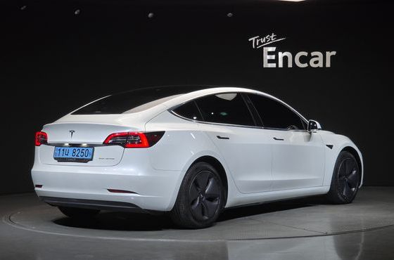 Tesla Model 3 Long Range AWD — пробег 82 661 км — фото 2 из 5