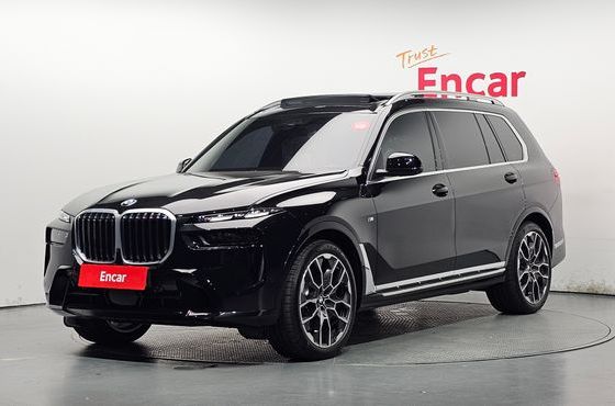 BMW X7 xDrive 40i M Sport 6STR — пробег 165 км — фото 1 из 5