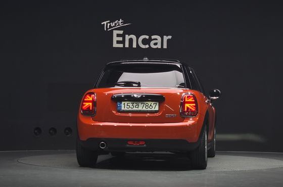 Mini Cooper 5Door HIGH 3rd — пробег 33 812 км — фото 4 из 5