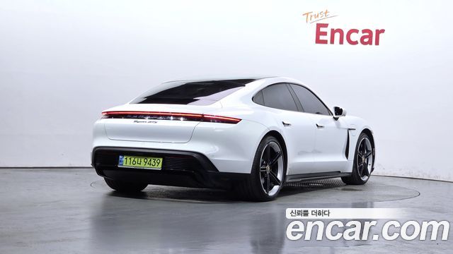 Porsche Taycan из Кореи Encar