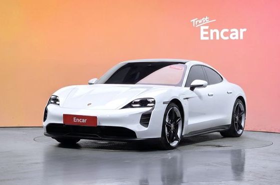 Porsche Taycan GTS — пробег 34 034 км — фото 1 из 5