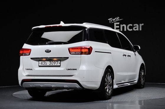Kia Carnival 7-seater Limousine VIP — пробег 101 270 км — фото 2 из 5