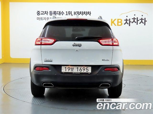 Jeep Cherokee 2.0 Diesel Longitude AWD — пробег 118 468 км — фото 3 из 5