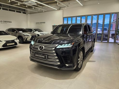 Lexus LX 700h VIP — пробег 2 664 км — фото 1 из 5