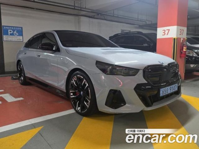 BMW i5 M60 xDrive — пробег 44 000 км — фото 3 из 5