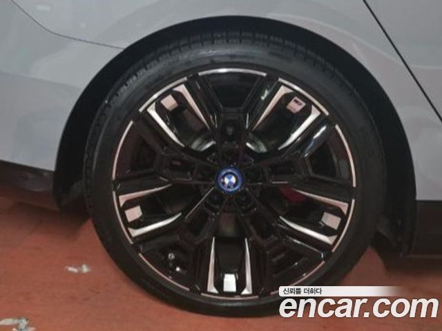 BMW i5 M60 xDrive — пробег 44 000 км — фото 4 из 5