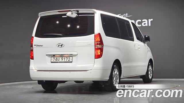 Hyundai Starex 12-Seater Wagon CVX Luxury — пробег 176 483 км — фото 2 из 5