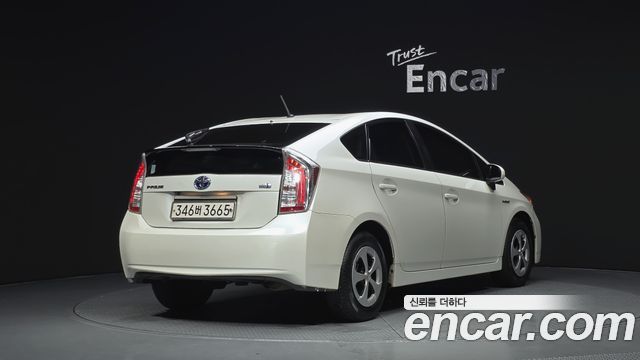 Toyota Prius 1.8 E — пробег 150 505 км — фото 2 из 5