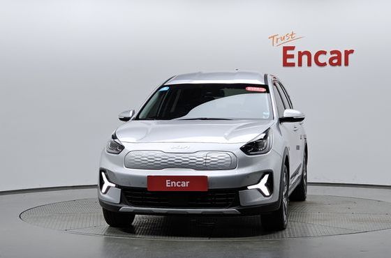 Kia Niro Earth — пробег 11 543 км — фото 3 из 5