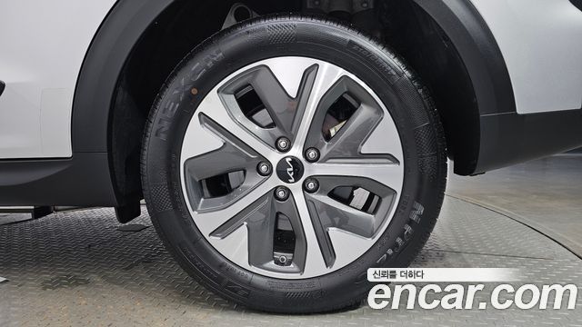 Kia Niro Earth — пробег 11 543 км — фото 5 из 5