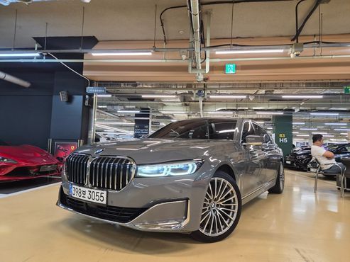 BMW 7-Series 740Li xDrive Design Pure Excellence — пробег 70 130 км — фото 1 из 5