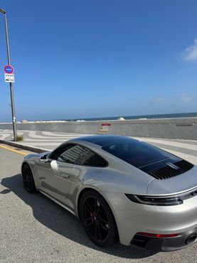 Porsche 911 Carrera GTS — пробег 13 000 км — фото 2 из 5
