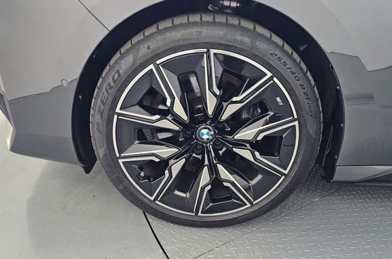 BMW i7 M70 xDrive M Performance — пробег 4 603 км — фото 5 из 5