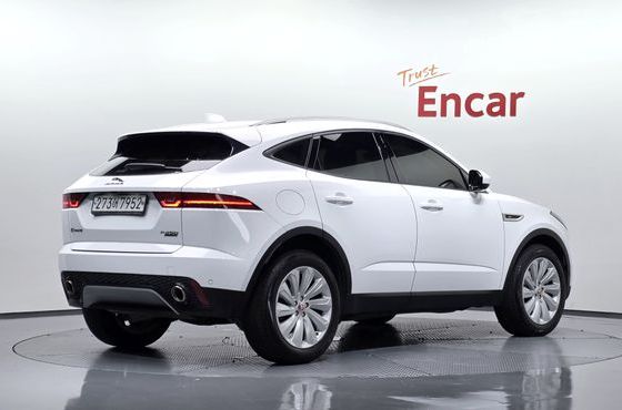 Jaguar E-PACE P250 SE — пробег 77 193 км — фото 2 из 5