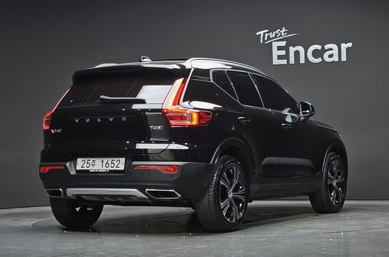 Volvo XC40 T4 Inscription — пробег 31 062 км — фото 2 из 5