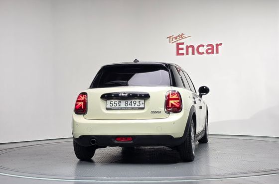 Mini Cooper 5Door Standard 3rd — пробег 50 917 км — фото 4 из 5