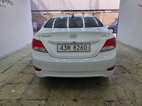 Hyundai Accent 1.6 GDI Premium — пробег 156 000 км — фото 4 из 5