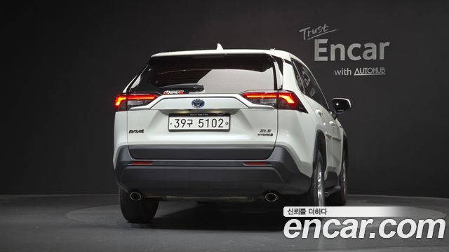 Toyota RAV4 2.5 2WD Hybrid — пробег 127 477 км — фото 4 из 5
