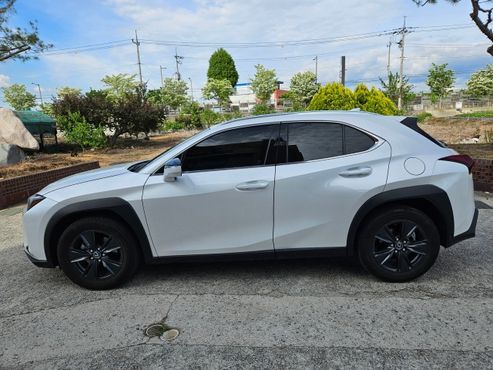 Lexus UX 2.0 2WD — пробег 16 000 км — фото 2 из 5