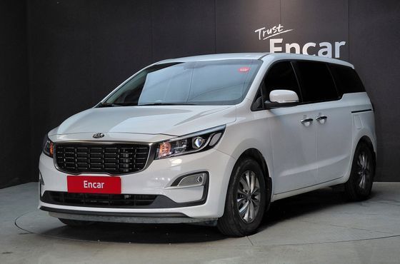 Kia Carnival 11-Seater Deluxe — пробег 107 998 км — фото 1 из 5