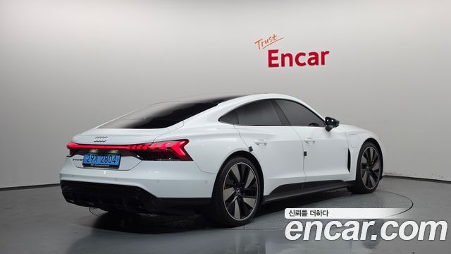 Audi e-tron GT GT quattro Premium — пробег 3 745 км — фото 2 из 5