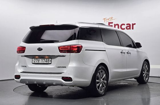 Kia Carnival 7-Seater Limousine President — пробег 174 404 км — фото 2 из 5