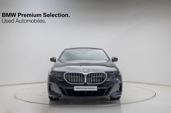 BMW i5 eDrive 40 M Sport — пробег 6 000 км — фото 3 из 5