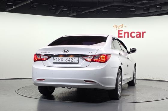 Hyundai Sonata LPI Smart — пробег 128 385 км — фото 4 из 5