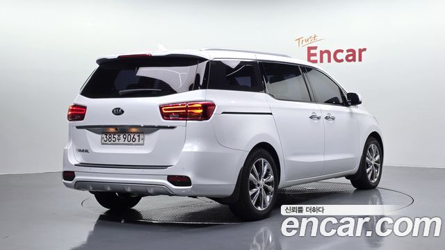 Kia Carnival из Кореи Encar