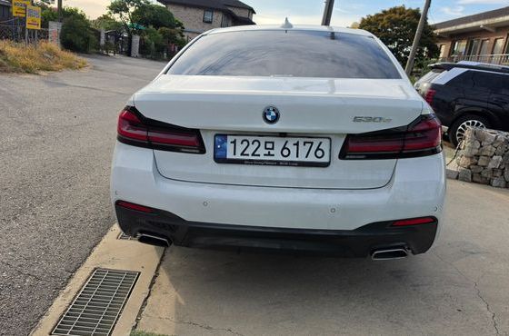 BMW 5-Series 530e M Sport — пробег 51 835 км — фото 4 из 5
